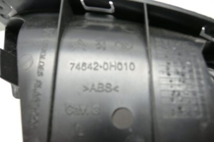 Maniglia interna sinistra Citroën C1 Peugeot 107 bianco 74646-0H010 74642-0H010 - immagine 2