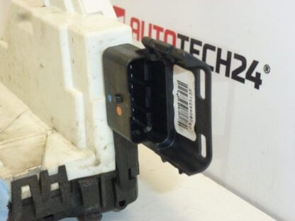 Serratura porta anteriore destra Citroën C5 X7 9136EE 9800618180 - immagine 3