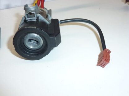Set di serrature + 2 chiavi Peugeot 406 4162Z8 4162Z6 - immagine 2